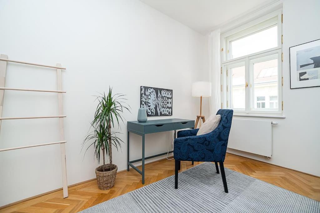 Apartment Bright And Spacious Appt *