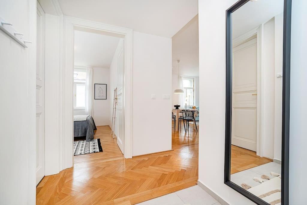 Apartment Bright And Spacious Appt Prag