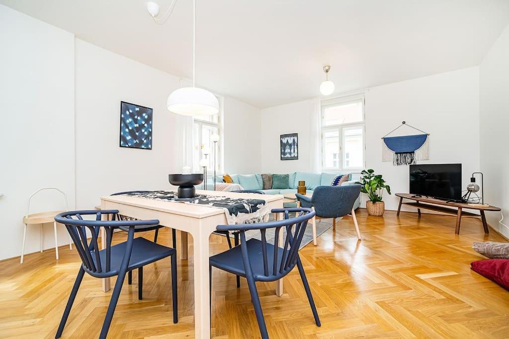 Apartment Bright And Spacious Appt Prag