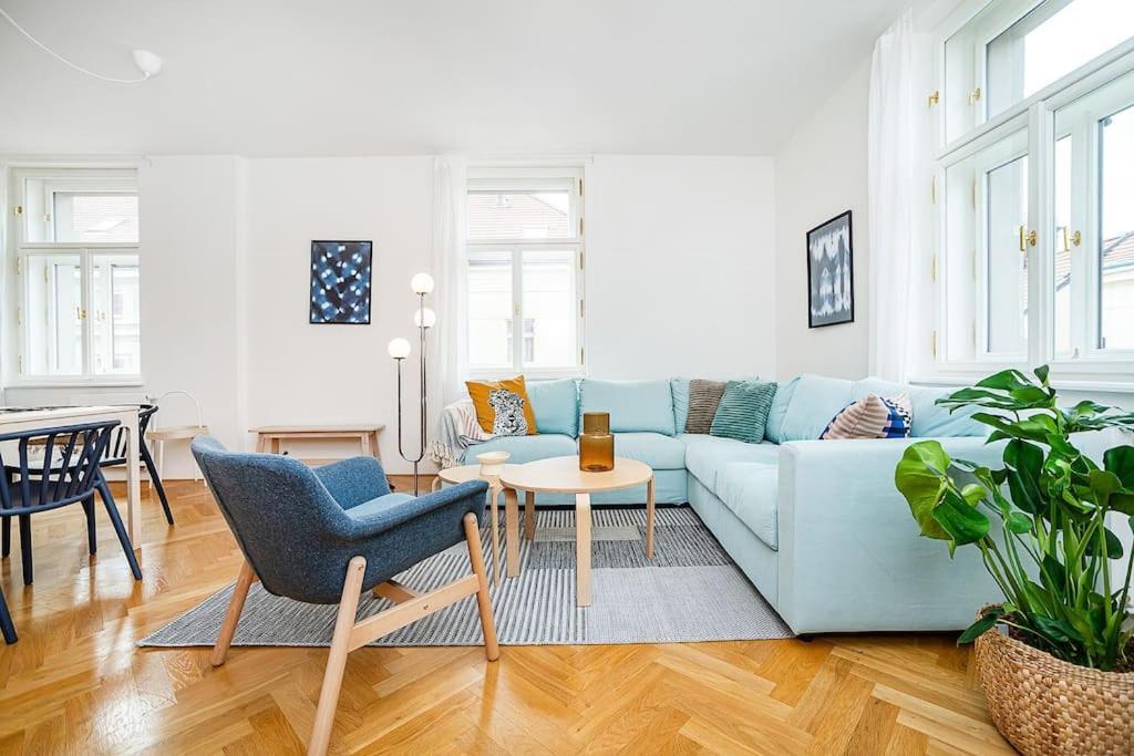 Bright And Spacious Appt Prag